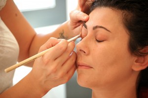 8 Ways to Protect your Eyes from Make-up